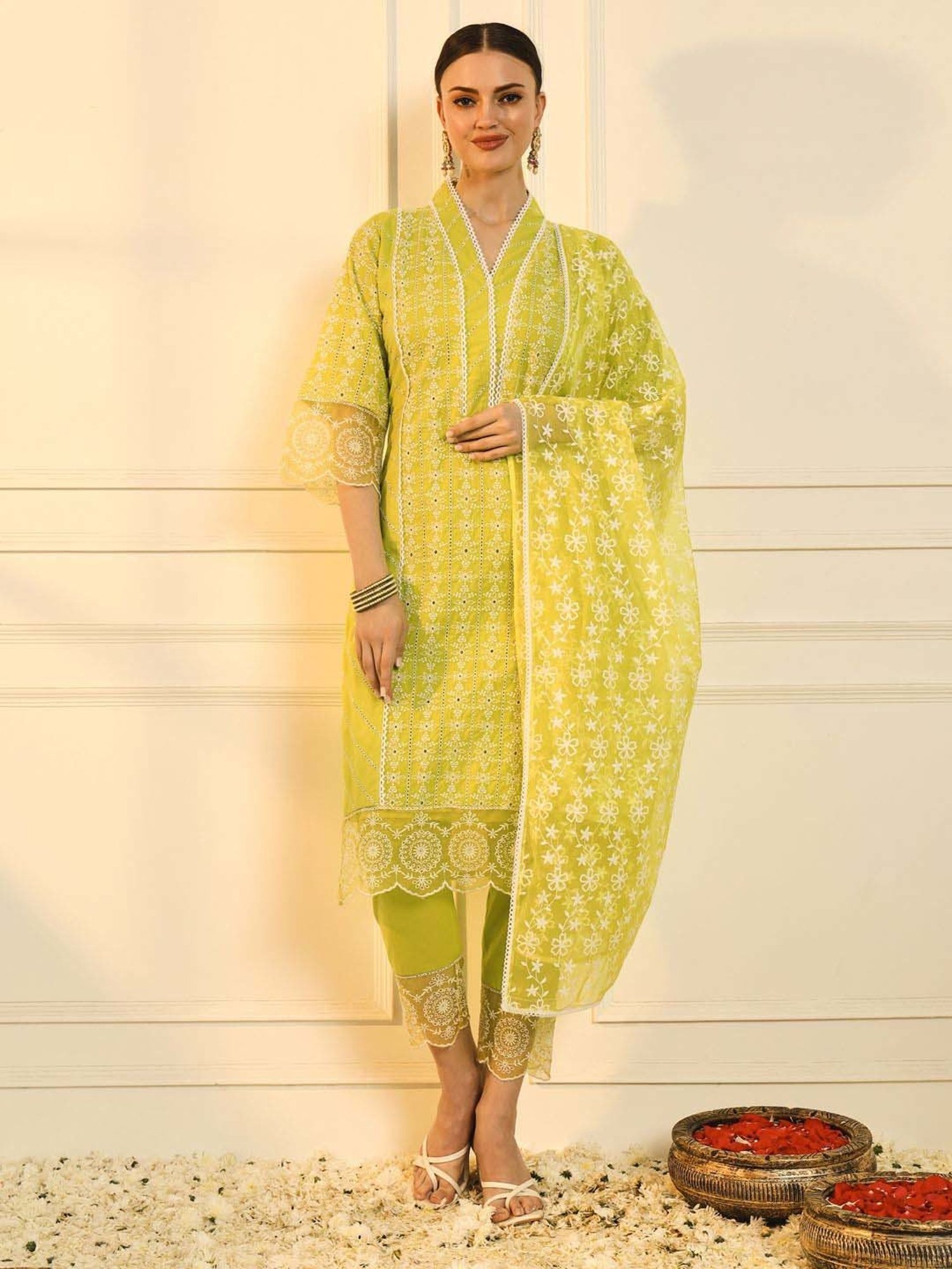Heeposh Green Embroidered Kurta Pant Set With Dupatta