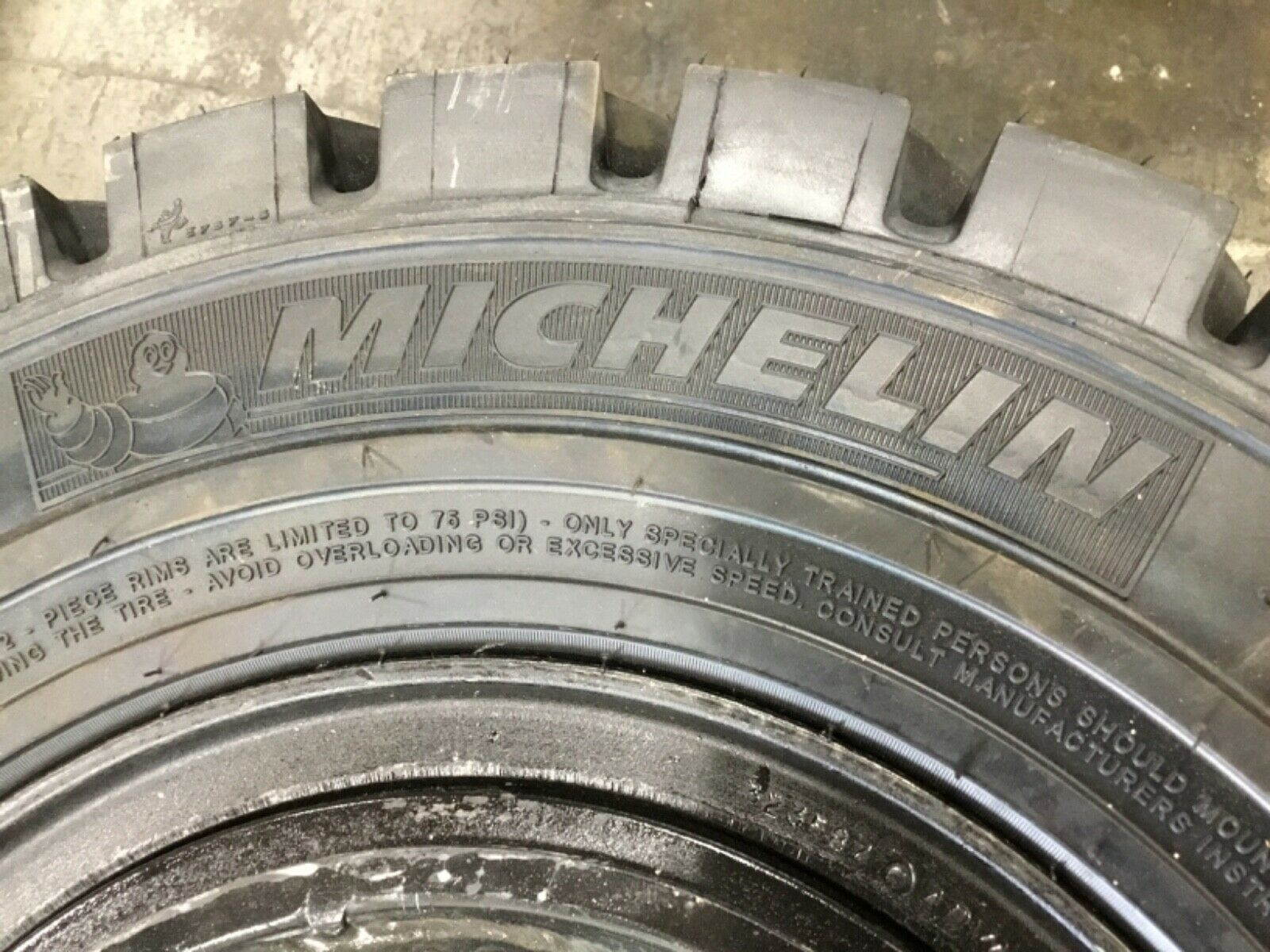 MICHELIN XZM 7.00R12 / 700R12 INDUSTRIAL FORKLIFT RADIAL TIRE & RIM #T196