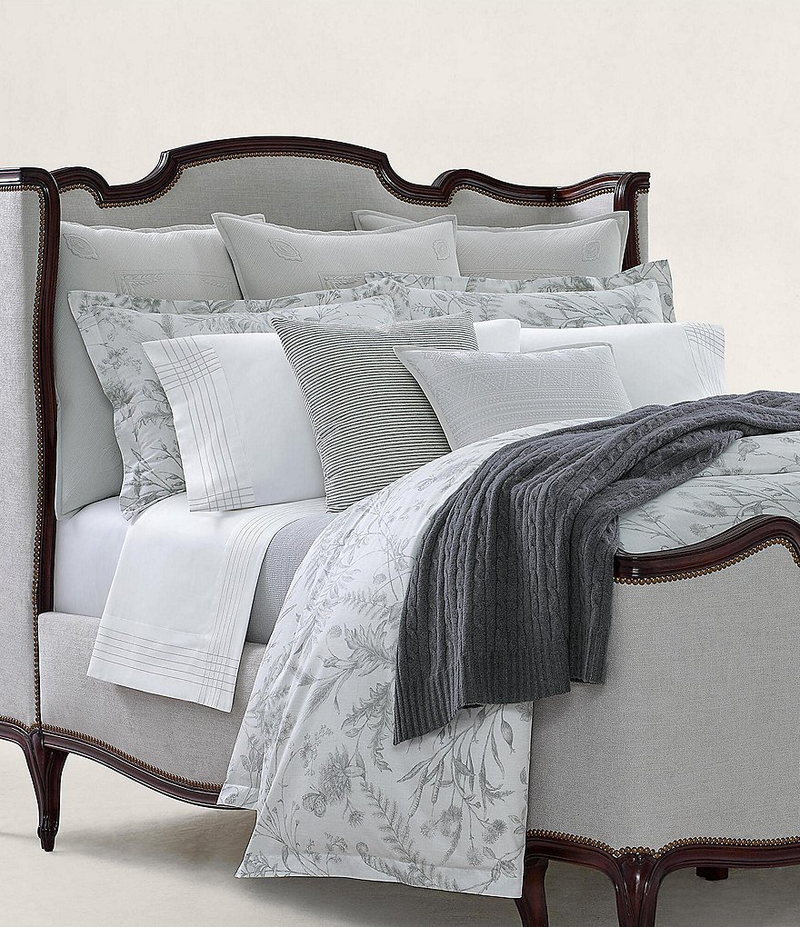 J. Queen New York Vera Bedding Collection