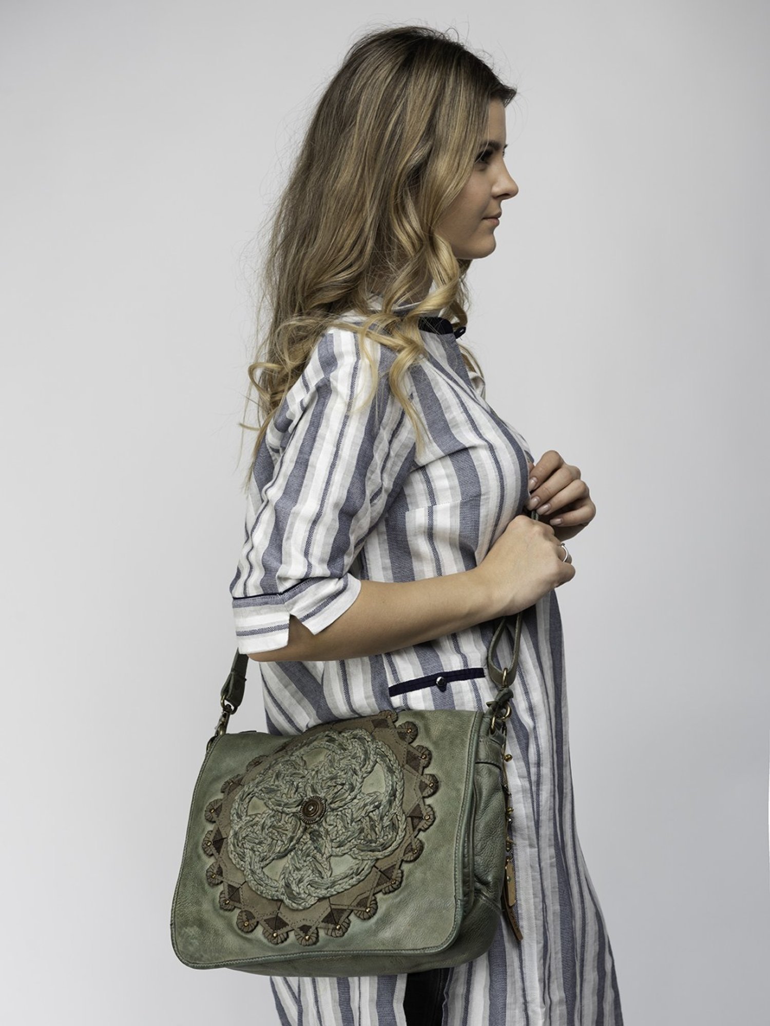 Art N Vintage Parma Olive Leather Textured Medium Sling Handbag