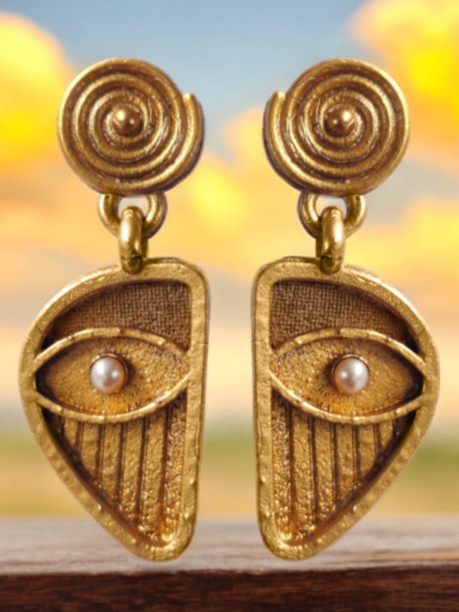 OOMPH Gold Eye of Horus Bold Look Drop Earrings