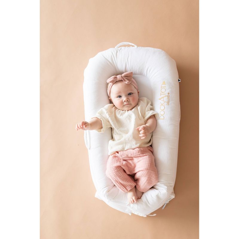 Simmons Kids' Silent Auto Gliding Elite Bassinet - Odyssey