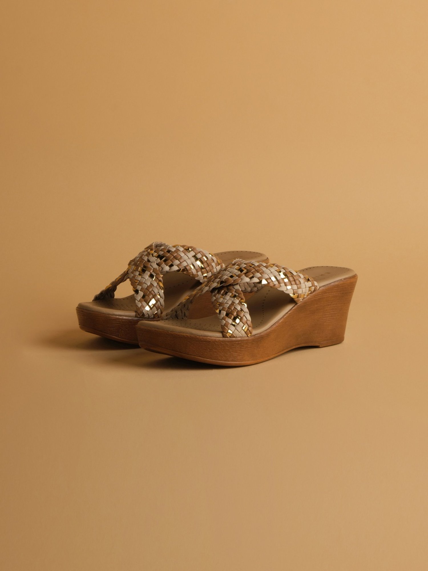 Eridani Women's Jovi Beige Cross Strap Wedges