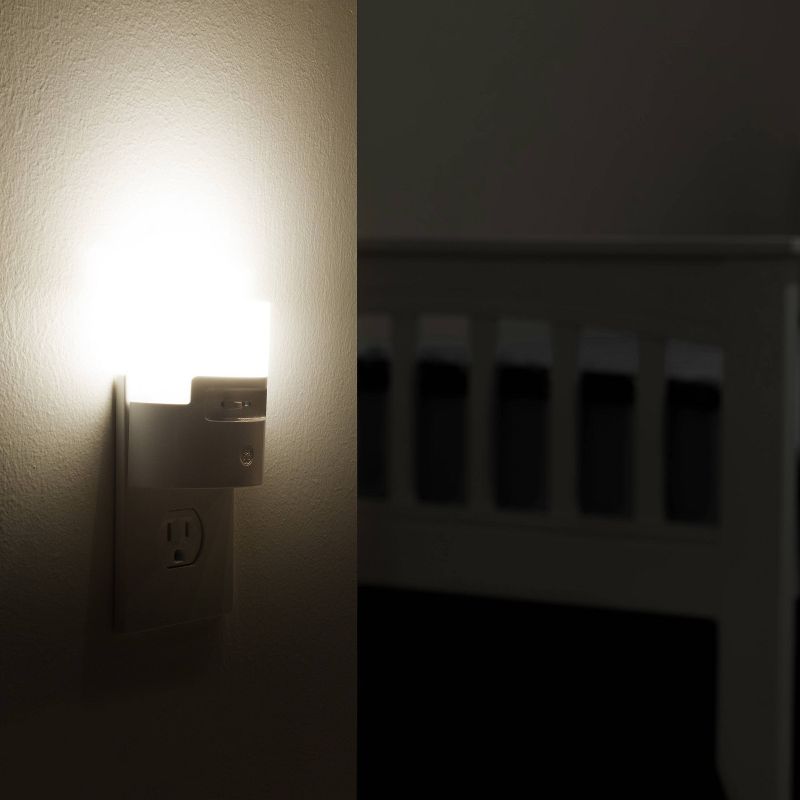 General Electric 100 Lumens LED Half Cup Sensing Dimmable Light White