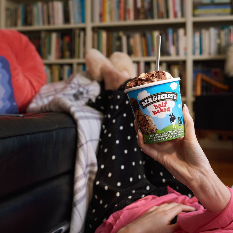 Kemps  Frozen Yogurt Twisted Dough Smooth & Creamy - 48oz