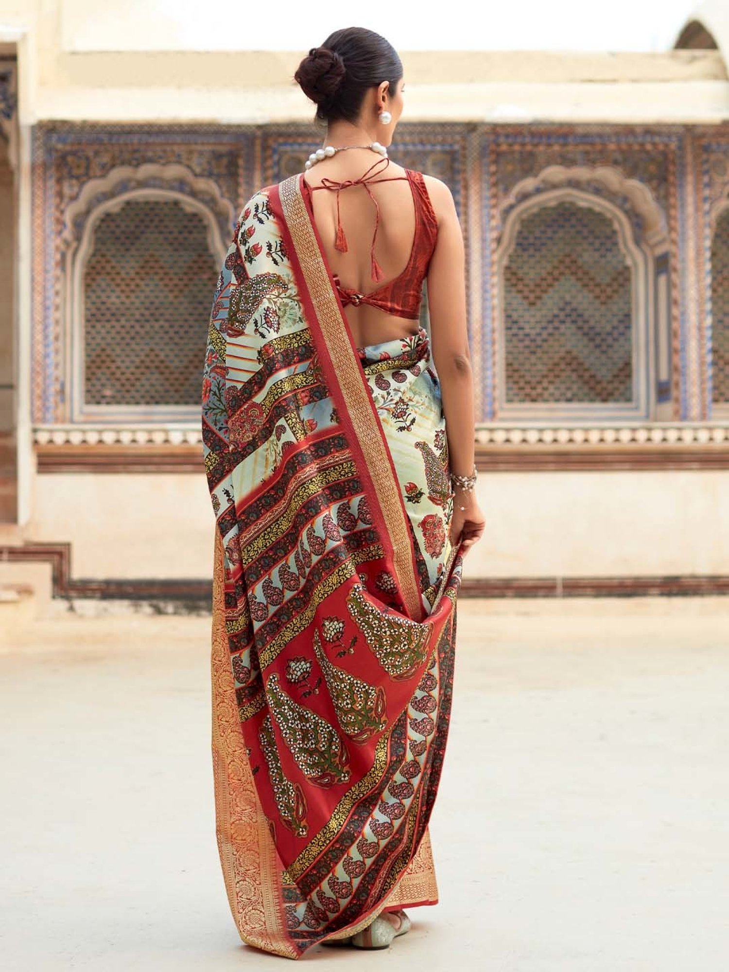 Saree Mall Green & Red Silk Printed Saree With Unstitched Blouse