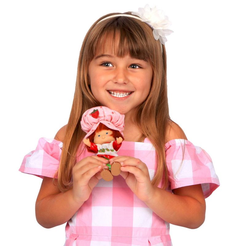 Strawberry Shortcake - Classic 6" Scented Doll