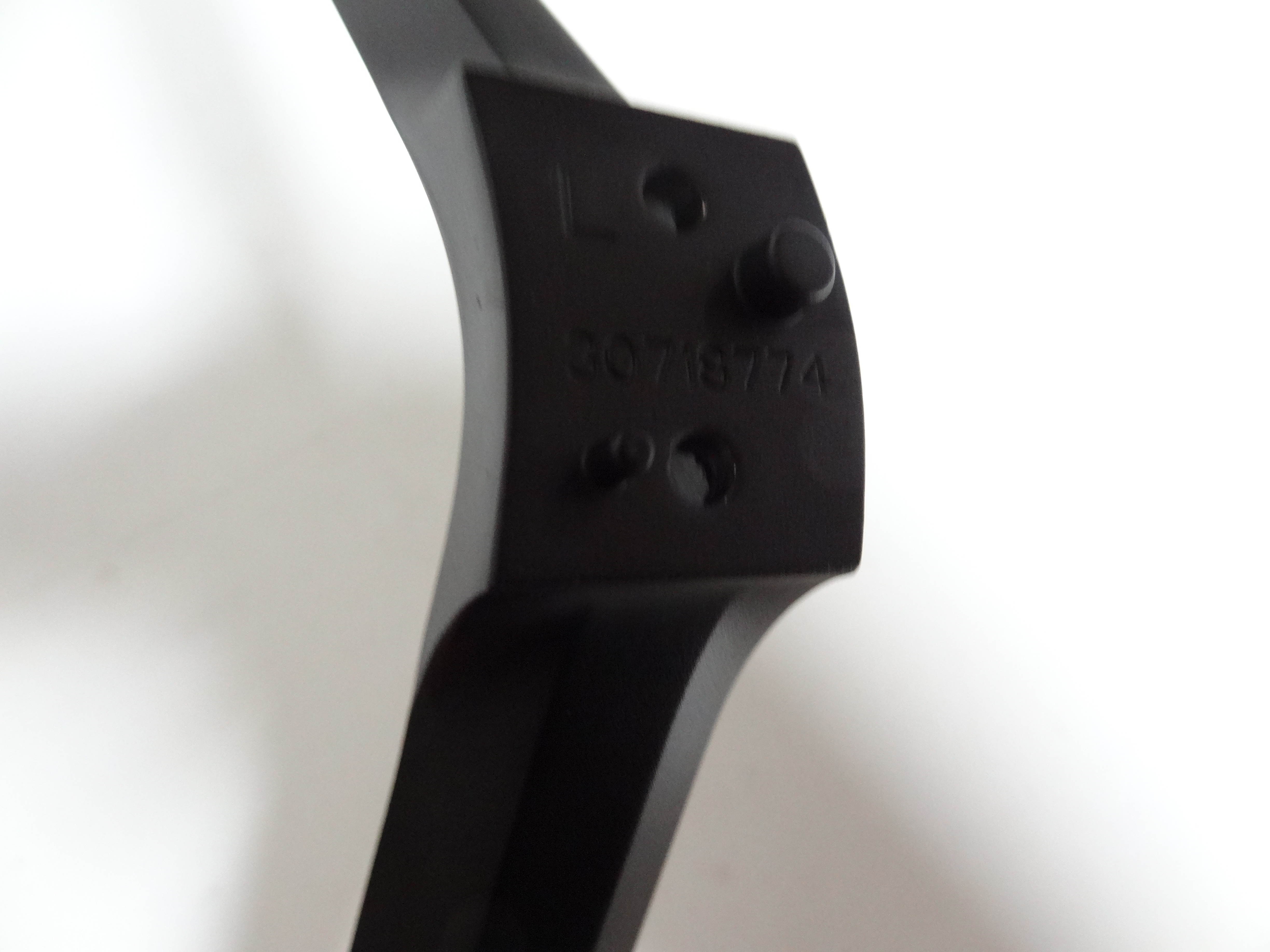 Vizio D65X-G4 Stand Legs W/Screws -  NEW(010691848A 010701848A)