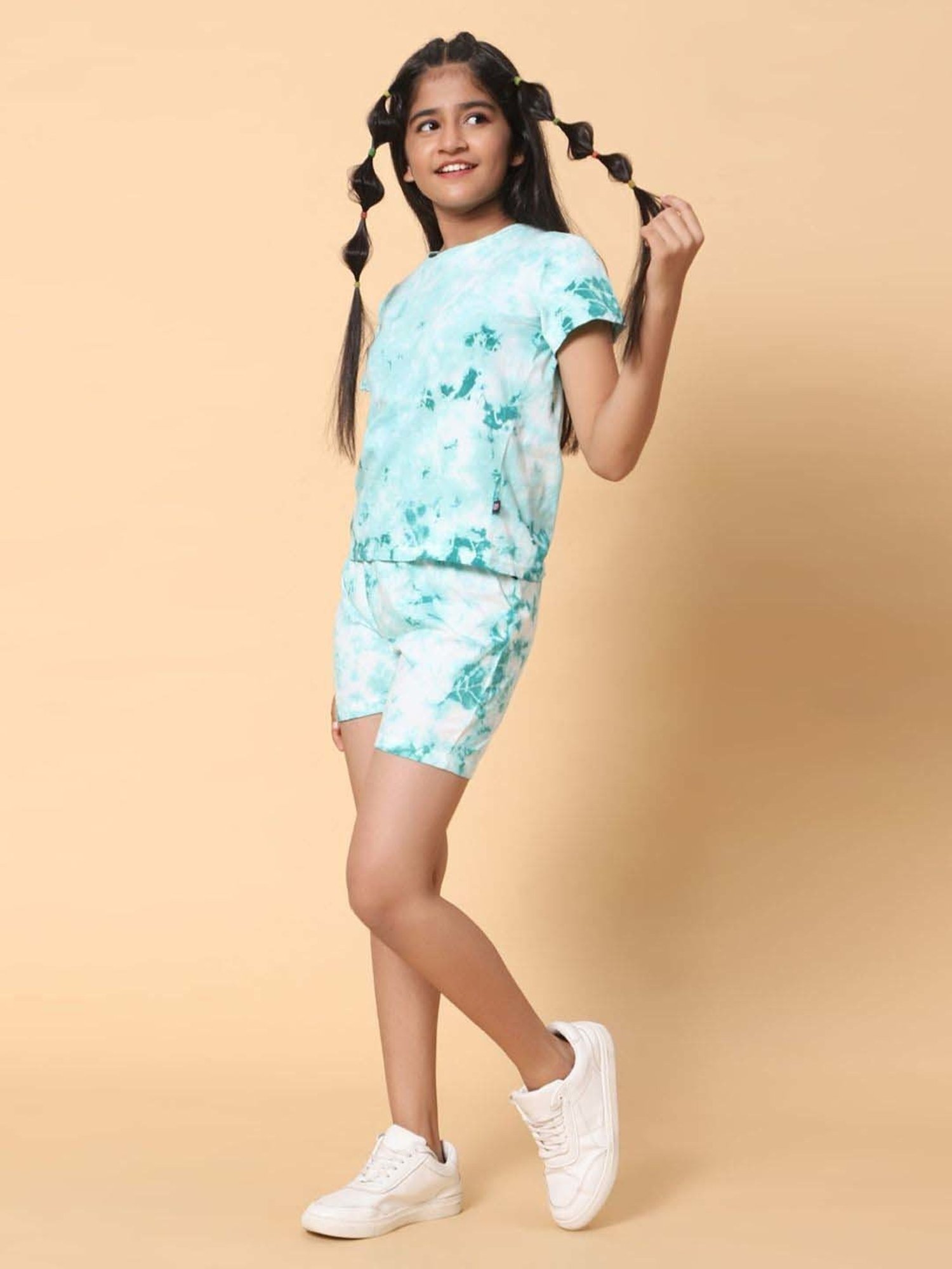 Akkriti by Pantaloons Kids Red & Cream Embroidered Kurta Set