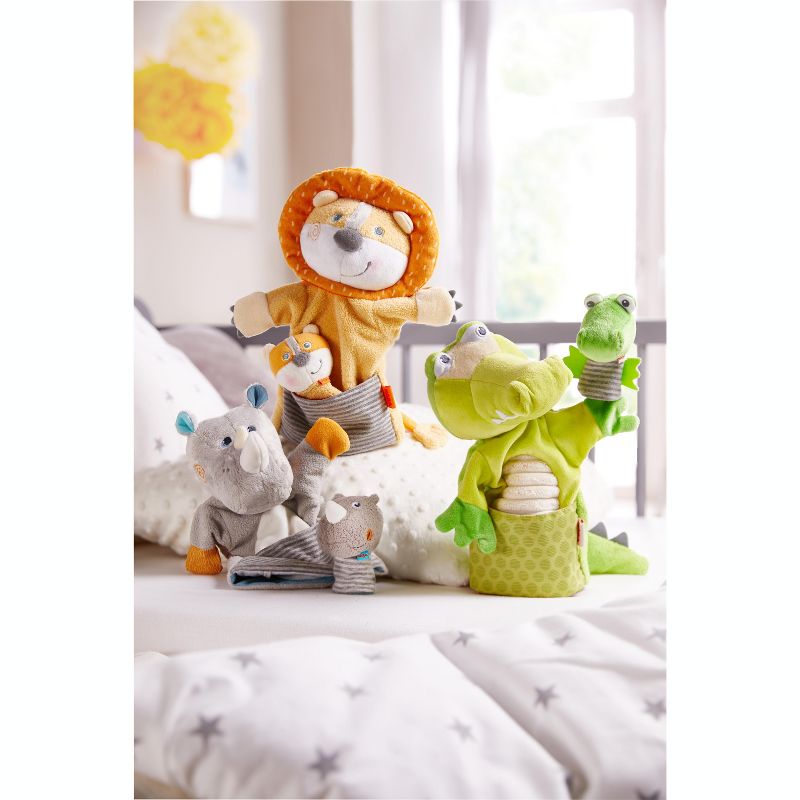 UCC Distributing Super Mario 9 Inch Plush Hand Puppet | Princess Peach