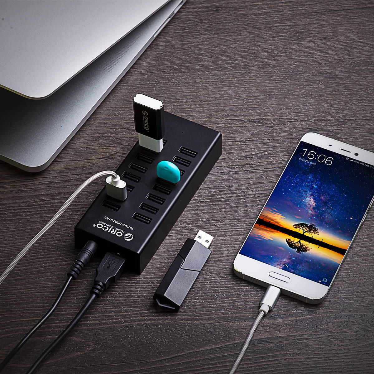 USB 3.0 Hub, Portable SuperSpeed 4 Port USB 3.0 Hub with Built-in Cable , USB Extension Multi-function USB Dock Hot Swapping Support for  Mac, PC, USB Flash Drives and Other Devices