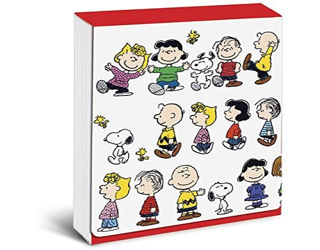 Graphique Peanuts Gang Pocket Notes &ndash; Pocket Notebook with Snoopy on Typewriter Card Design and Matching Dancing Gang Magnetic Lid Case, 75 Full Color Pages, 3" x 4"
