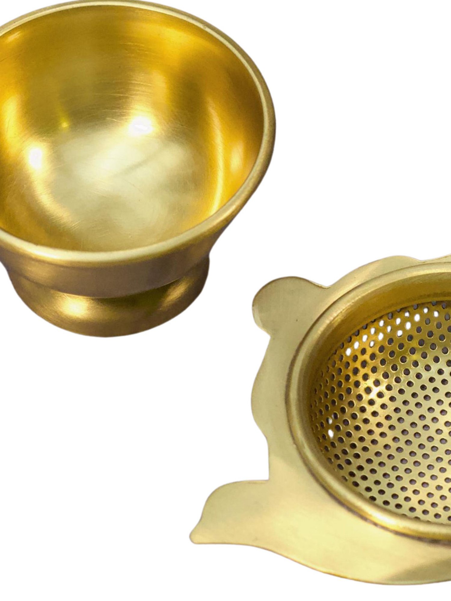 Ambi Kettle Shaped Tea Medium Sized Strainer With Resting Pot