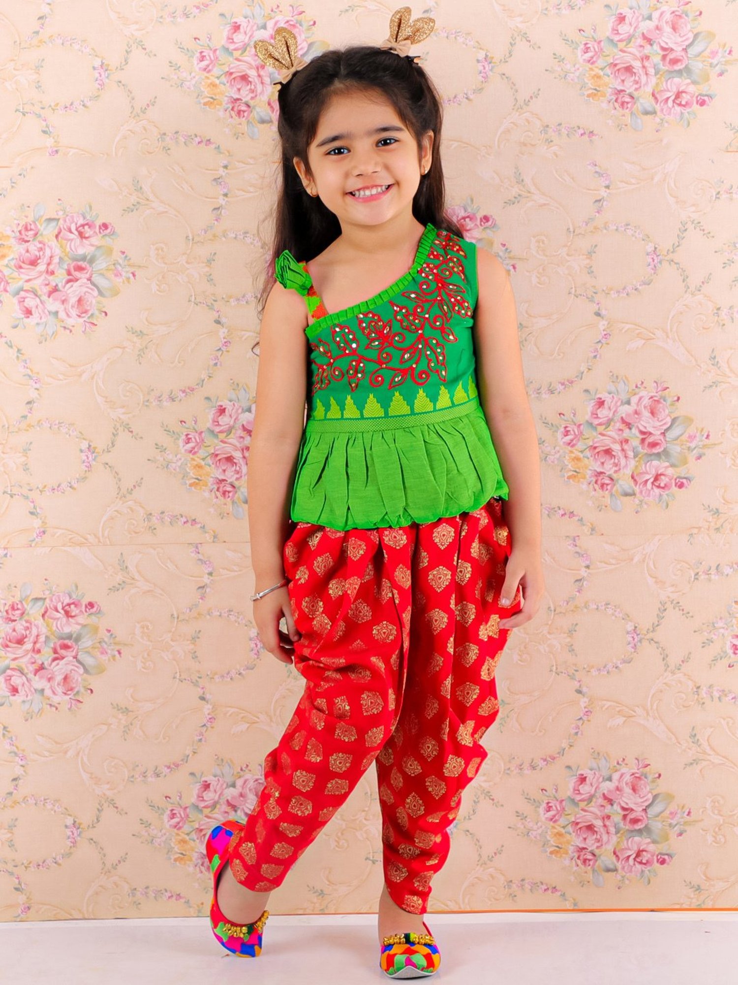 TWISHA Kids Green & Red Embellished Top with Dhoti