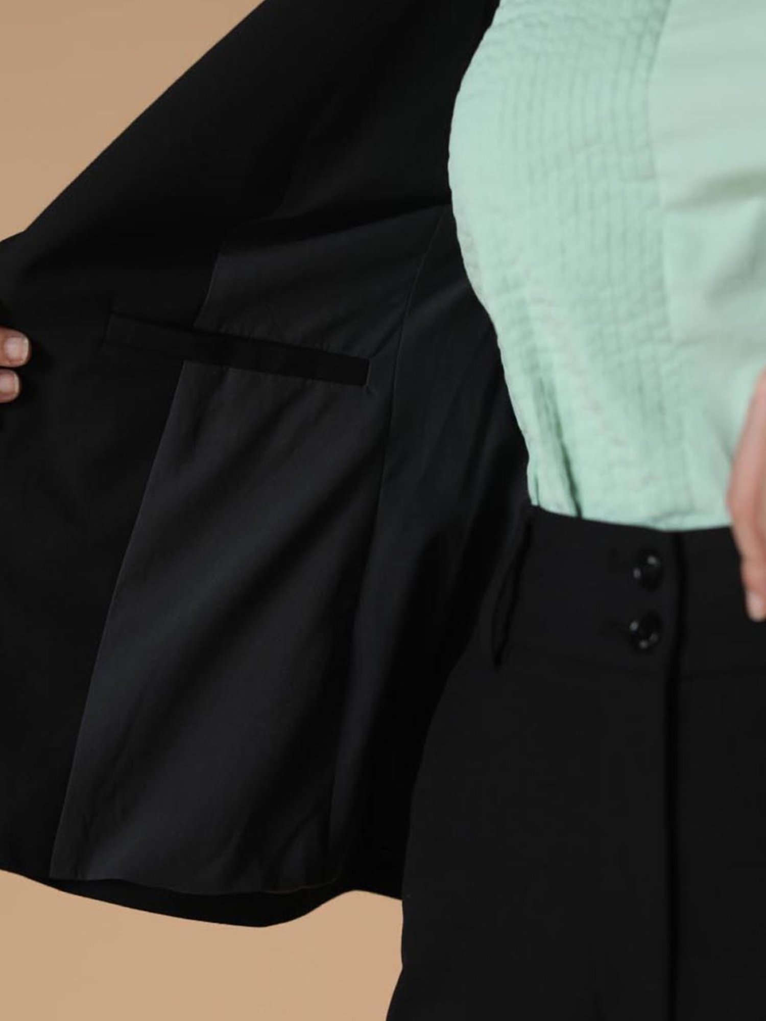 Qua Black The Indra Blazer