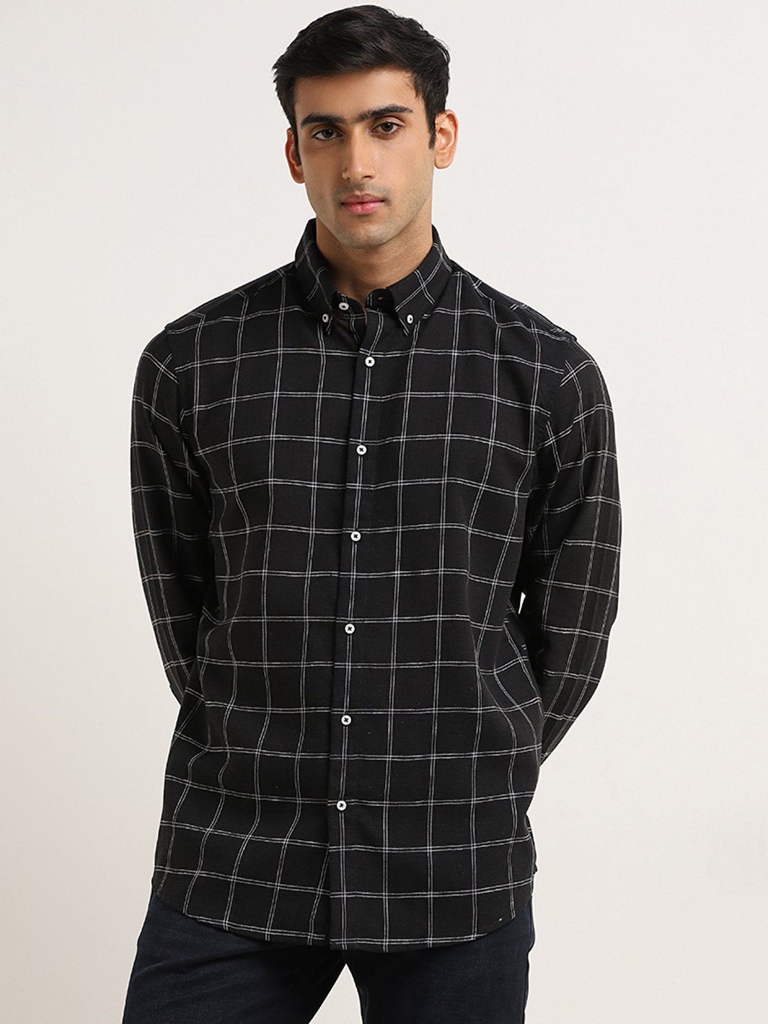 Ascot by Westside Black Checkered Relaxed-Fit Blended Linen Shirt