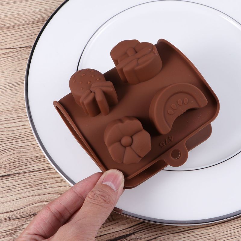 12pcs Glass Jam Honey Storage Jars Pickles Sealed Containers with Lid (100ML)