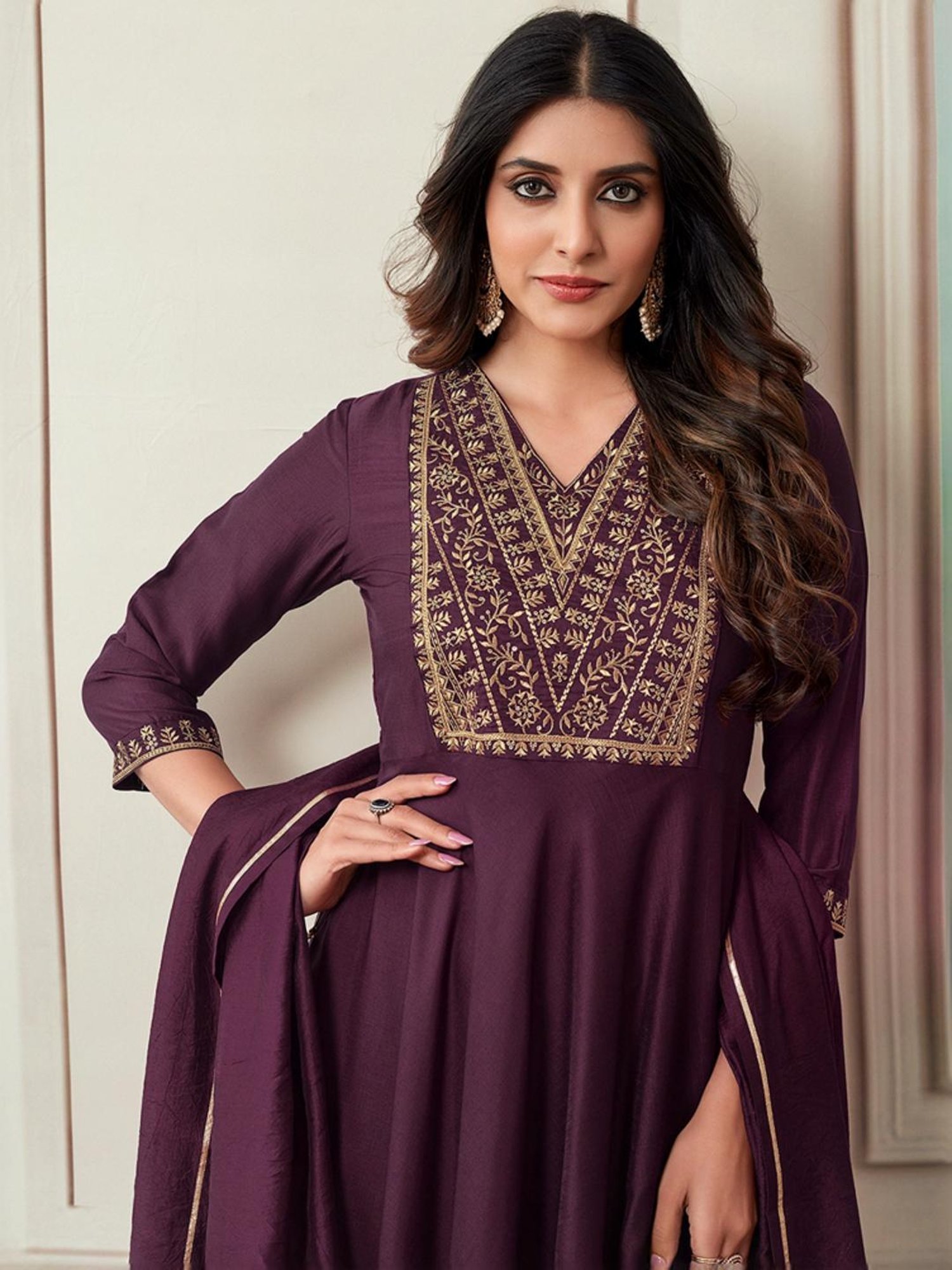 Skylee Purple Embroidered Kurta Pant Set With Dupatta