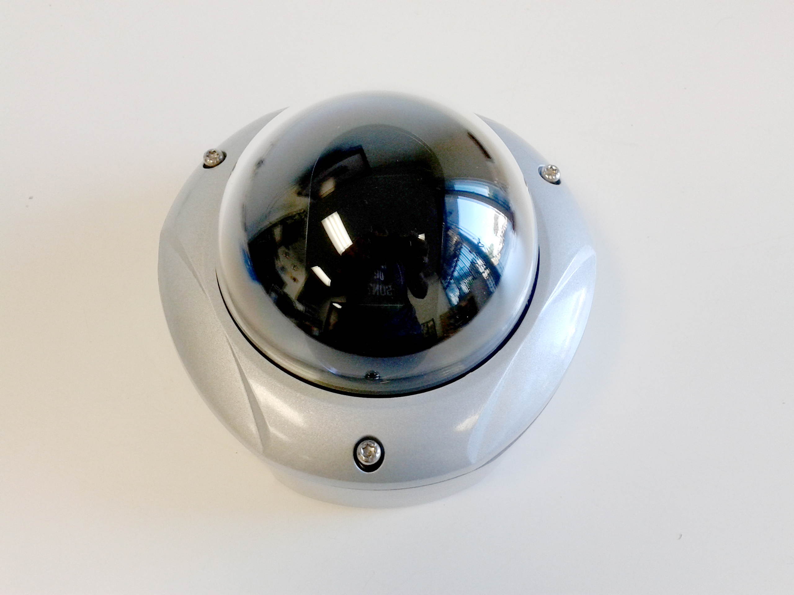 Vandal-proof outdoor dome case, 3 axis, conduit knock-out, IP65