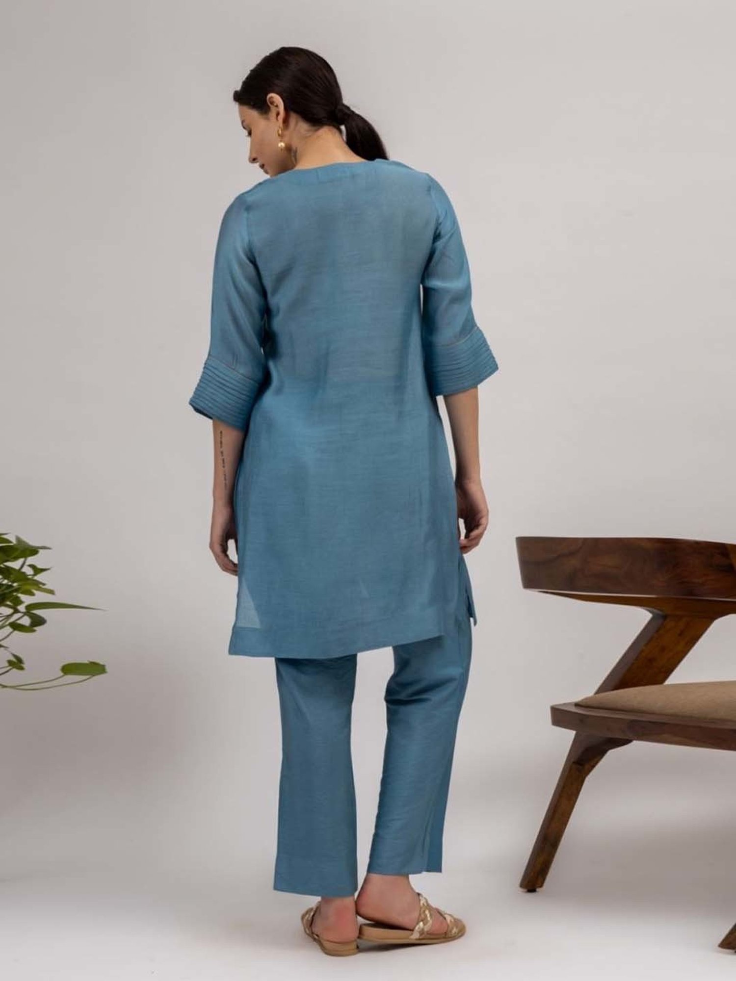 Mushio Blue & Grey Floral Hand Woven Maheshwari Silk Kurta With Slip With Cotton Silk Pants