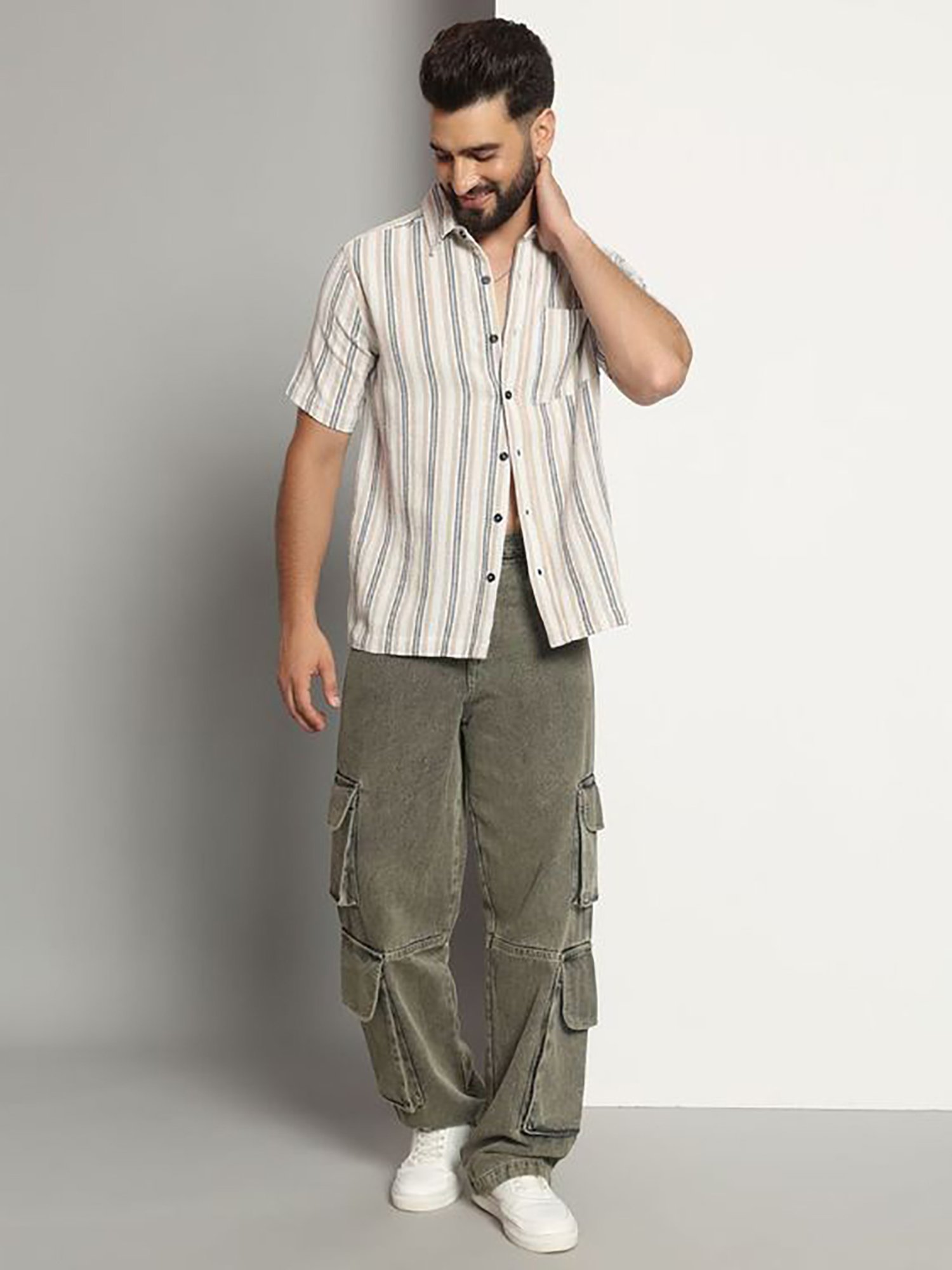 CHIMPAAANZEE White Regular fit Stripes Casual Shirt
