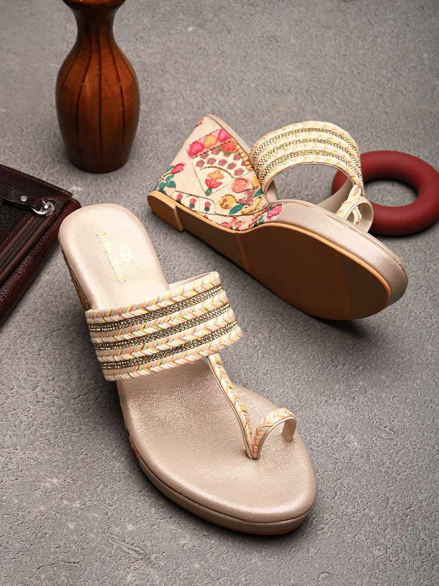 Pelle Albero Women's Gold Toe Ring Wedges