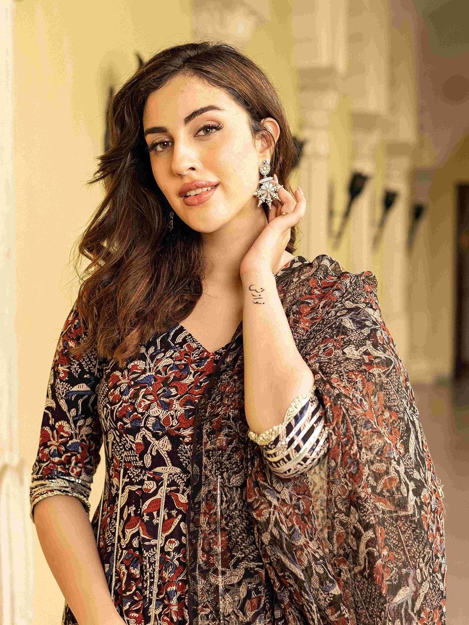 AACHHO Black Bhoomi Handblock Gotapatti Suit Set