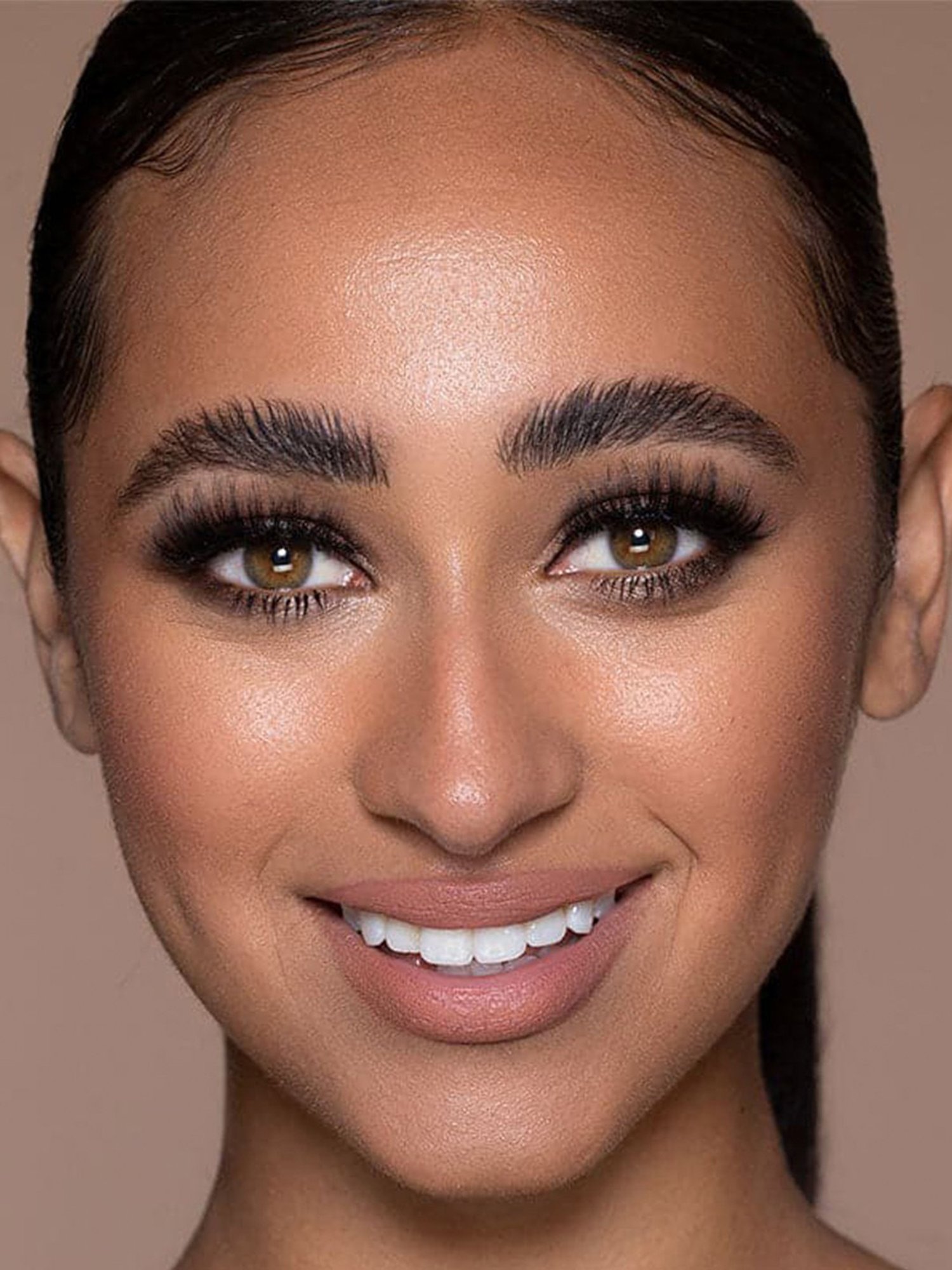 L.A. Girl Tinted Foundation Warm Sand - 30 ml