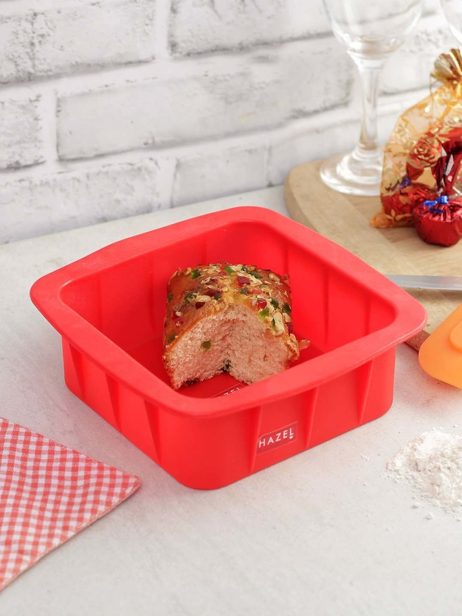 HAZEL Red Silicone Square And Round Shape Cake Mould (1.05 L) - Set of 2