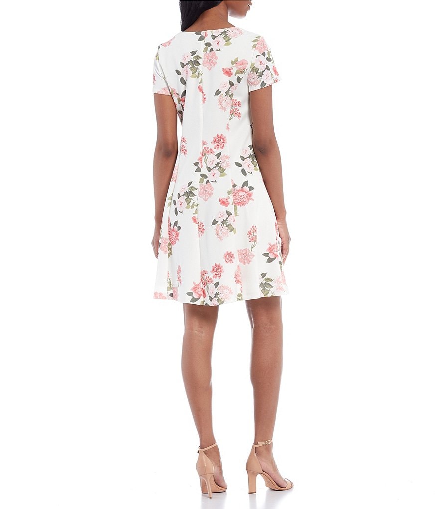 Jessica Howard Floral Short Sleeve Round Neck Scuba A-Line Dress