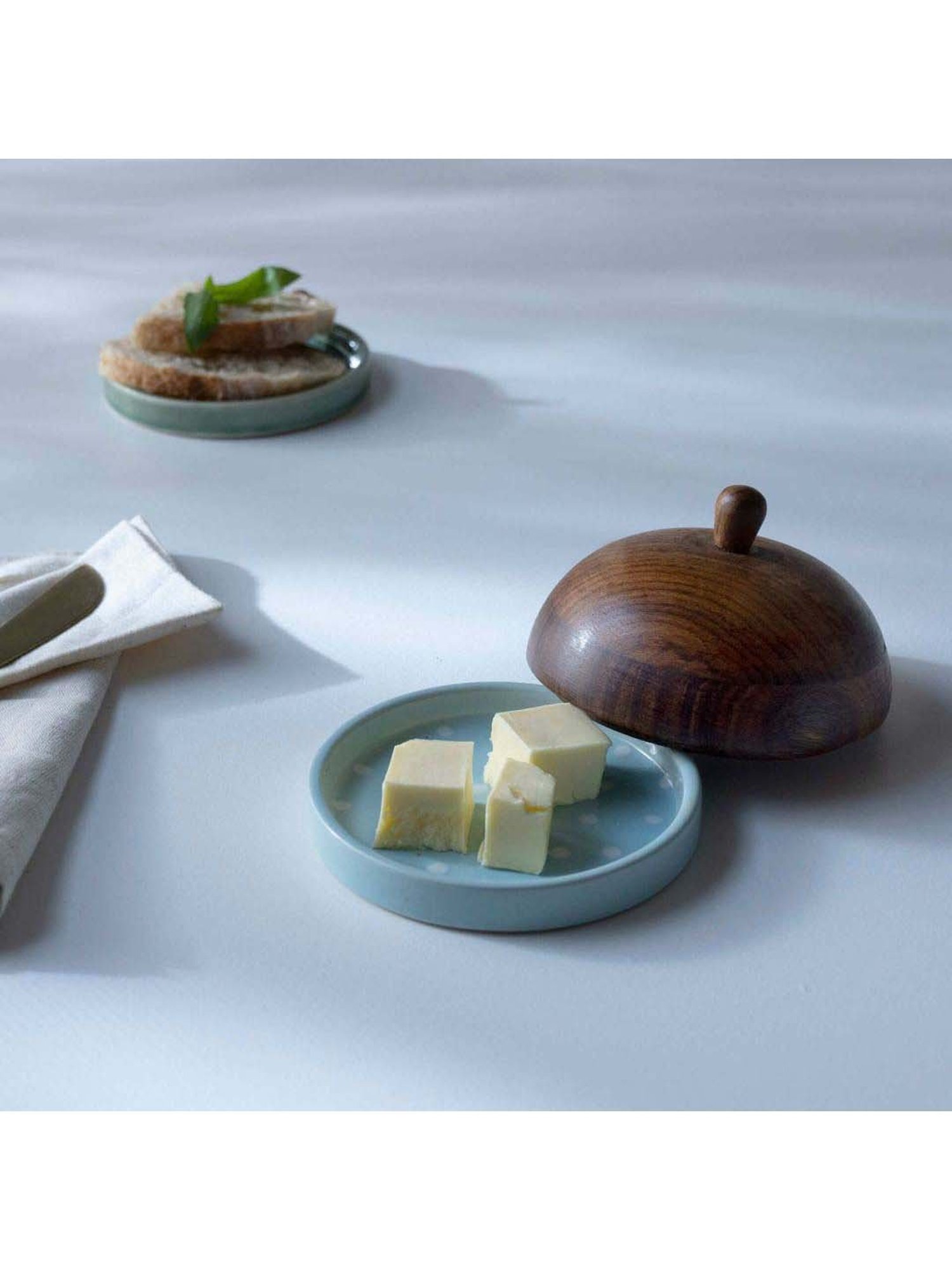 ellementry Sky Blue Ceramic Butter Dish with Lid - Set of 1