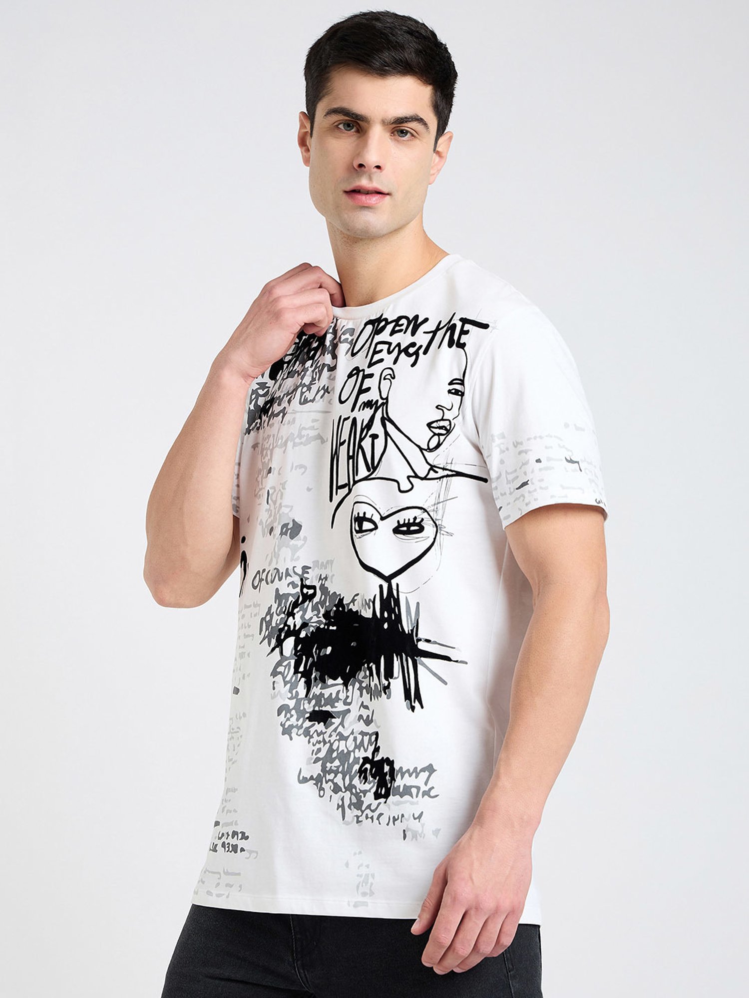 EDRIO White Regular Fit Graphic Print Crew T-shirt