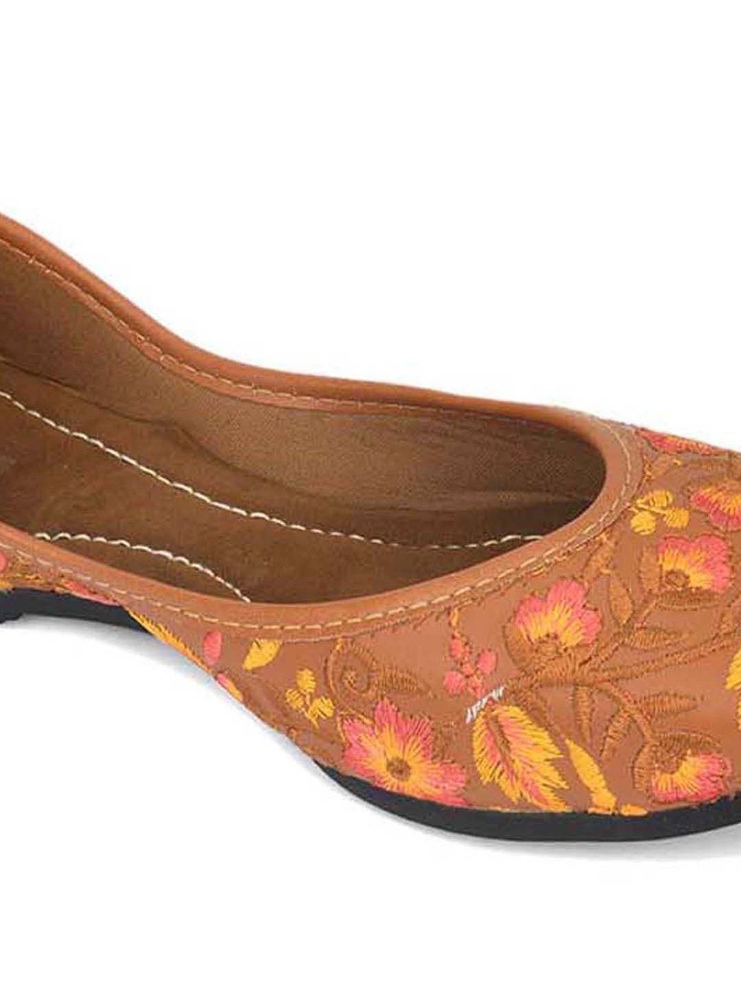 Desi Colour Women's Brown Ethnic Juttis