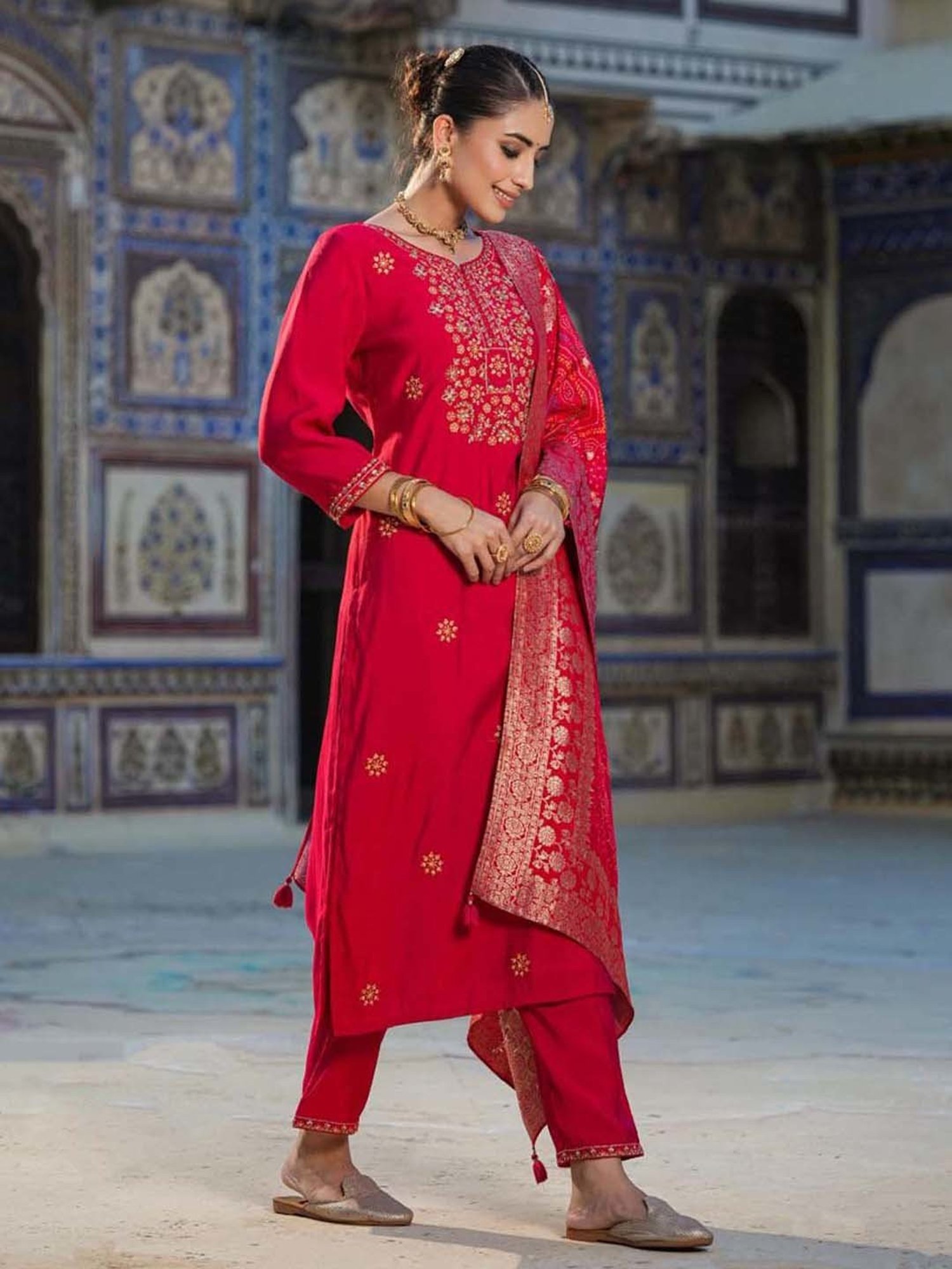 SCAKHI Pink Embroidered Kurta Pant Set With Dupatta