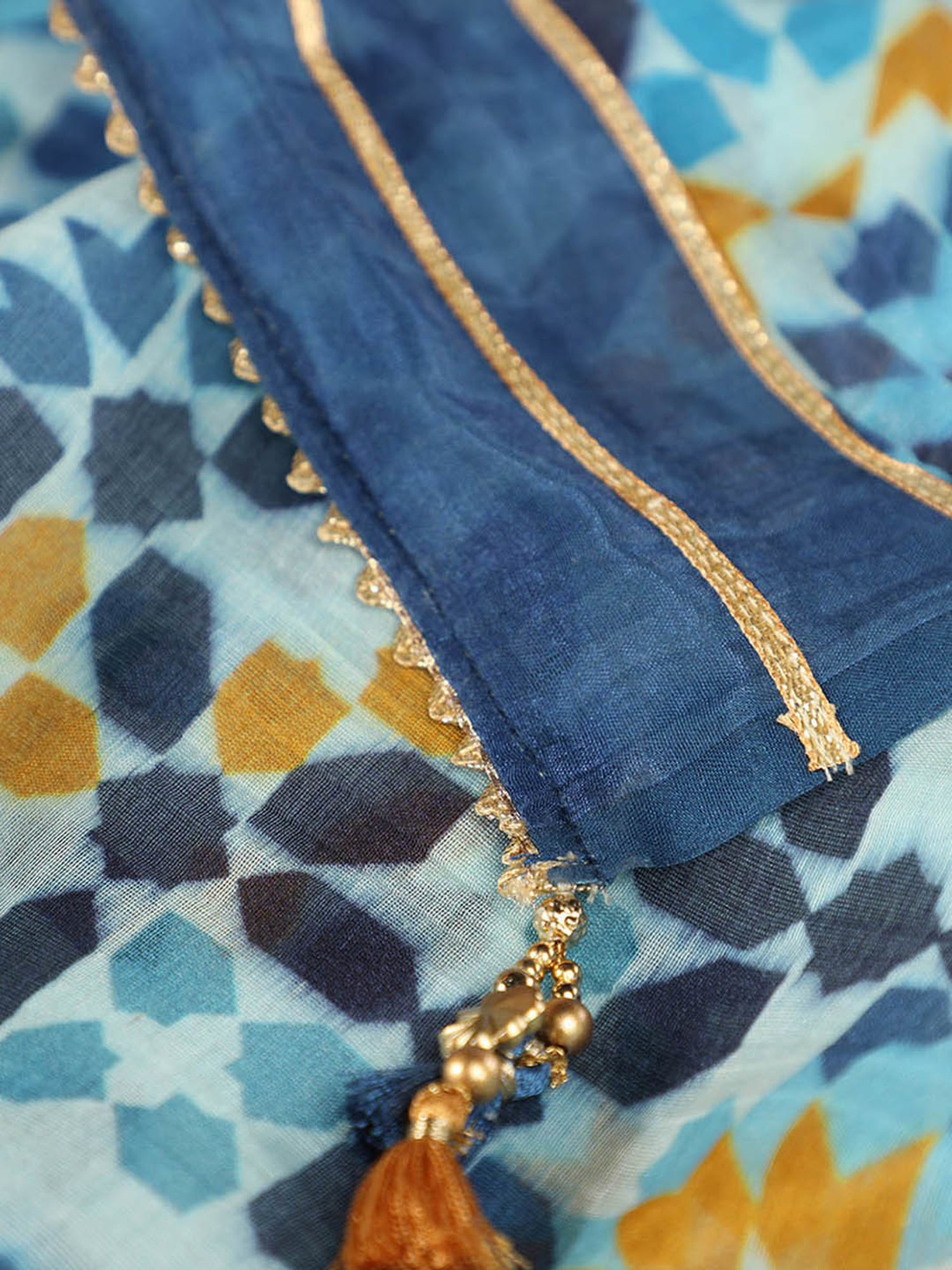 Taneira Blue Cotton Silk Printed Saree With Unstitched Blouse Piece