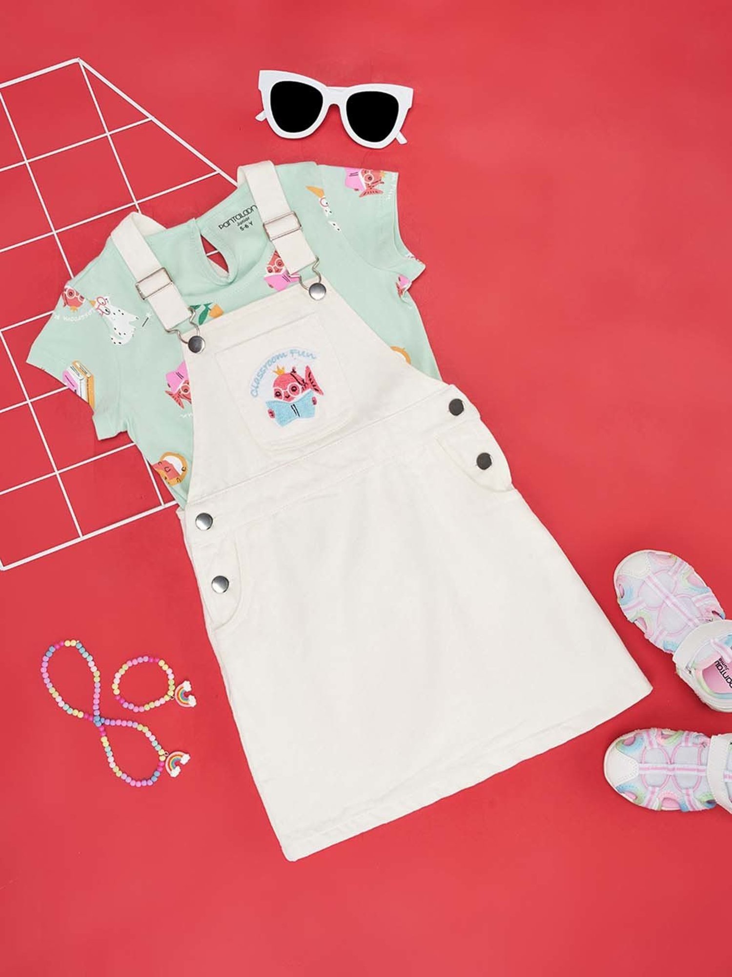 Pantaloons Junior White & Green Cotton Printed Dungaree Set