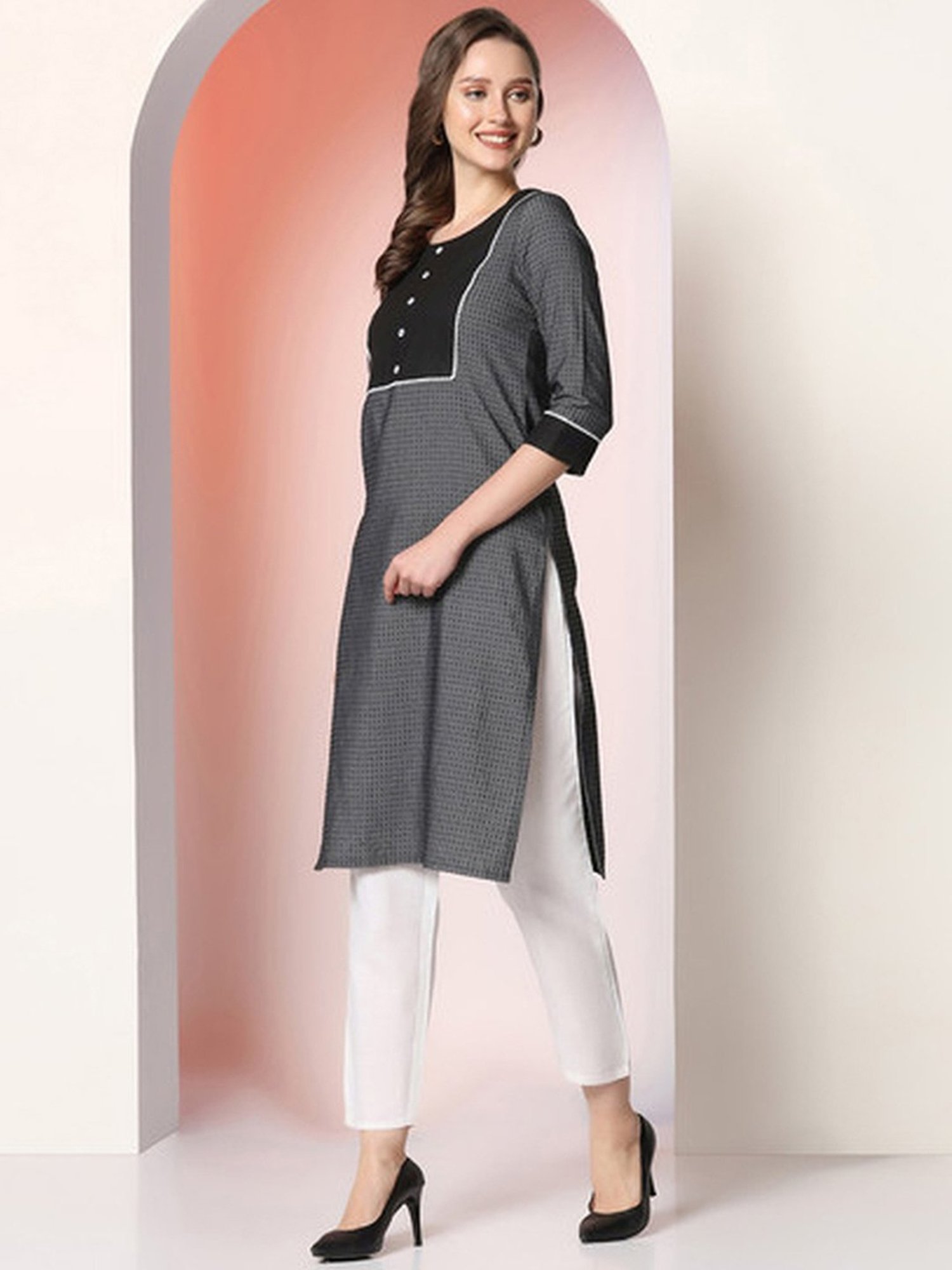 Skylee Grey & Black Chequered Straight Kurta