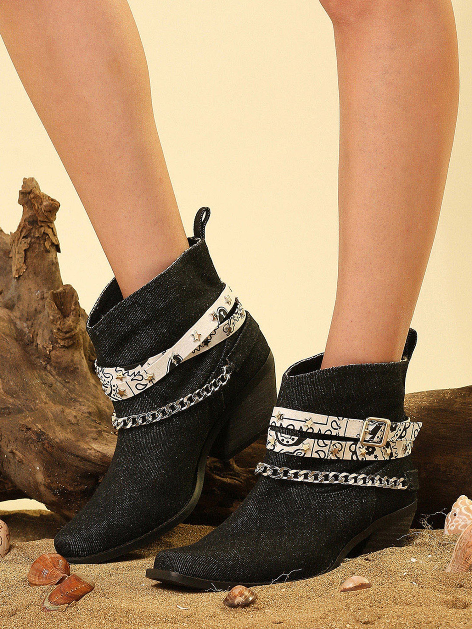 Tao Paris Women's Budapest Black Casual Booties