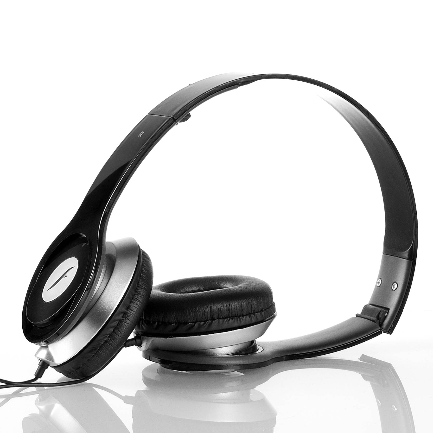 Frisby FHP-900 Portable Lightweight On-Ear Stereo Headphones w/ In-line Microphone & Volume Control