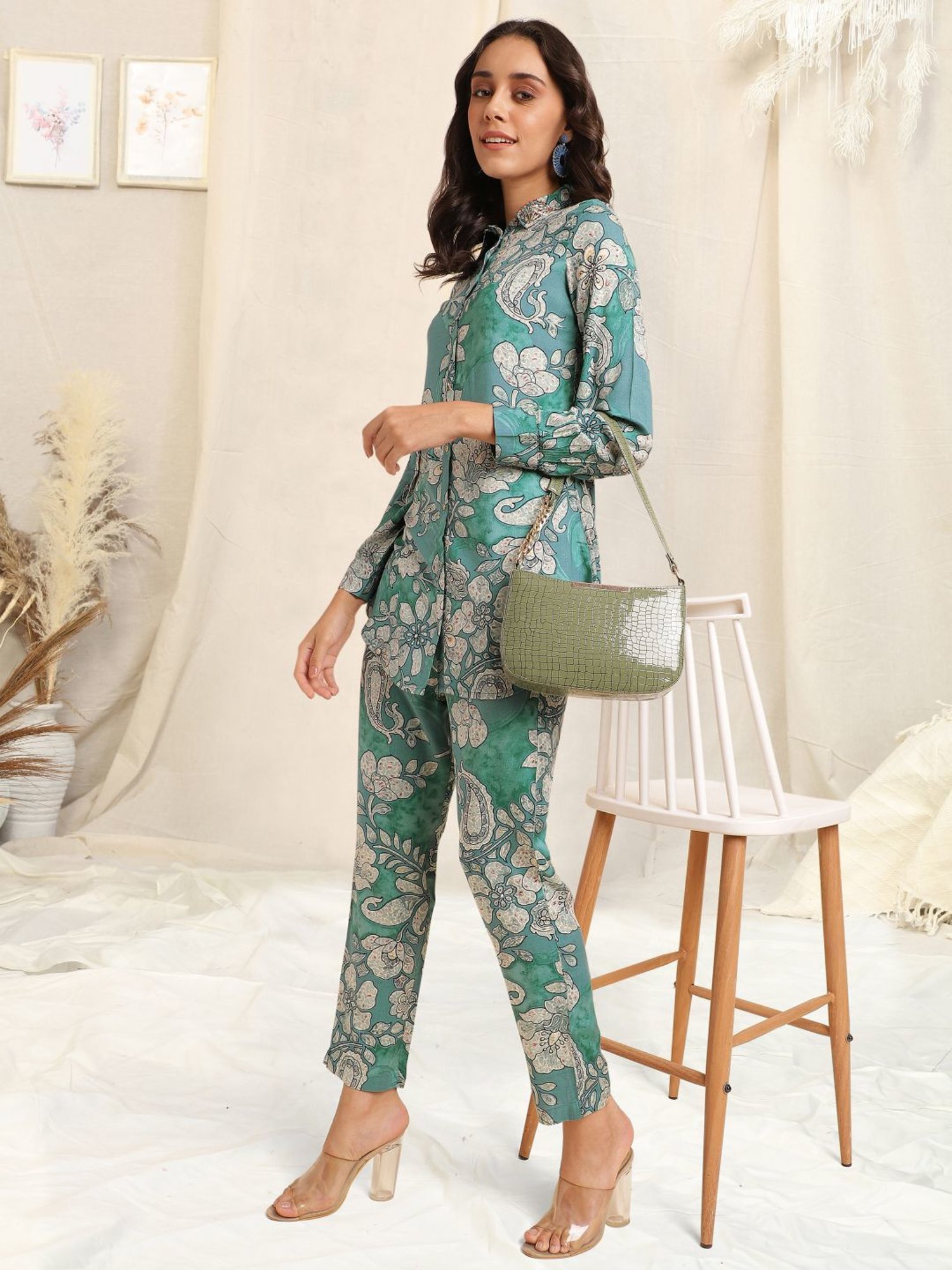 MIRCHI FASHION Green Printed Shirt Pant Set