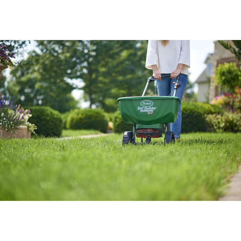 Scotts Turf Builder with Edgeguard DLX Broadcast Spreader