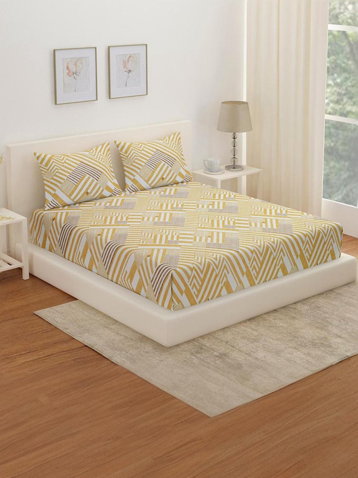 @Home Arias Yellow 165 TC Cotton King Bedsheet with 2 Pillow Covers