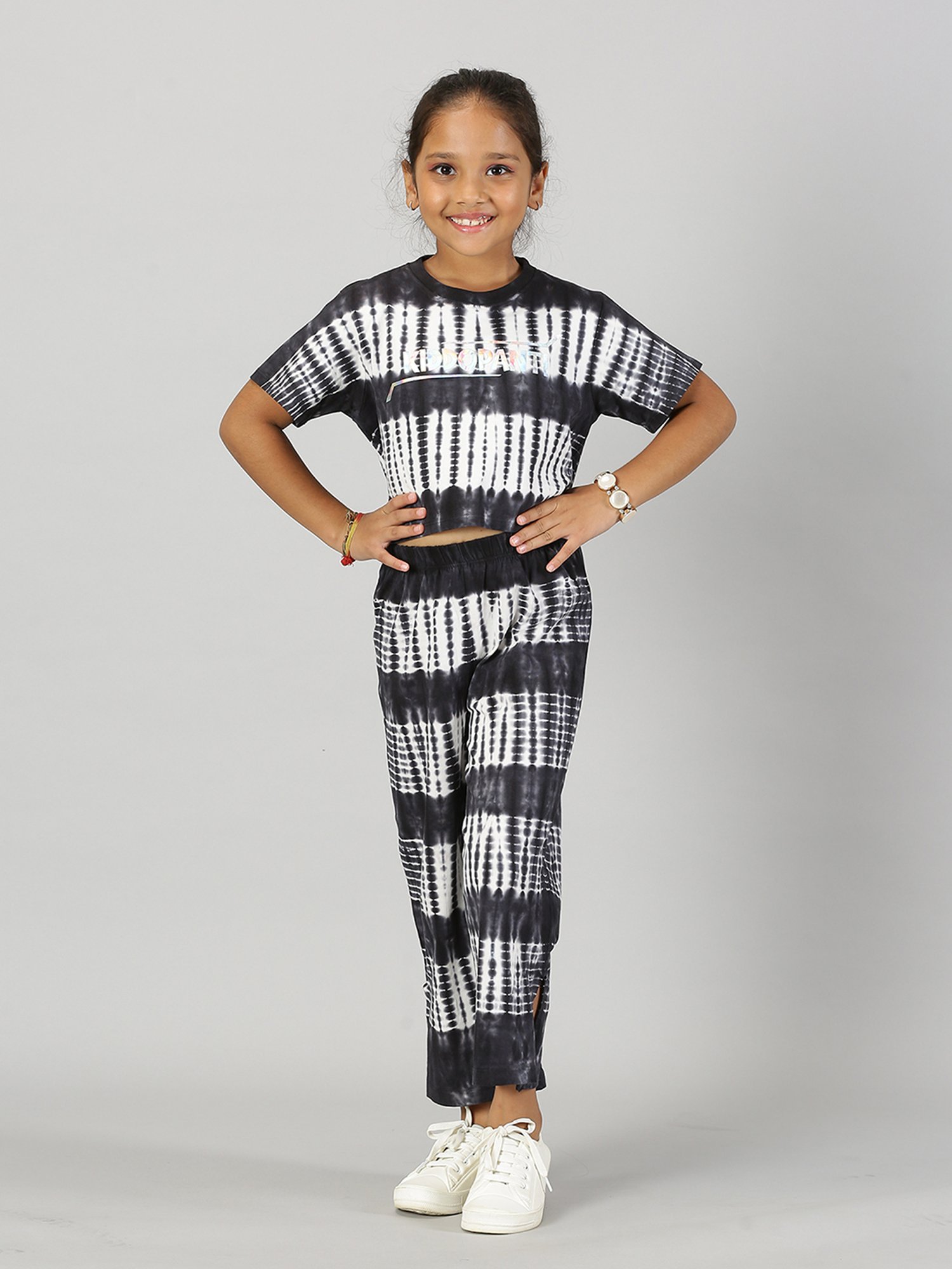 Kiddopanti Kids Black Printed Crop Top