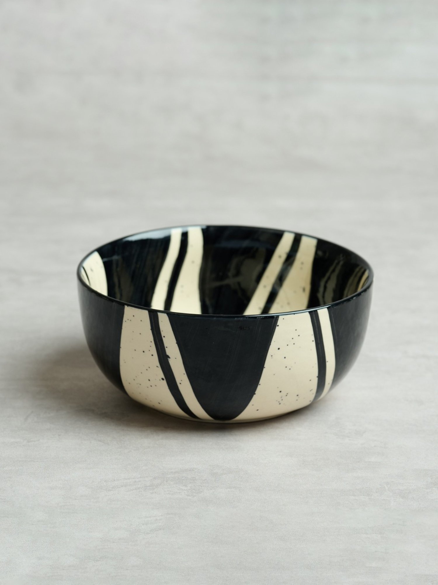 BlackCarrot Black & White Ceramic Serving Bowl