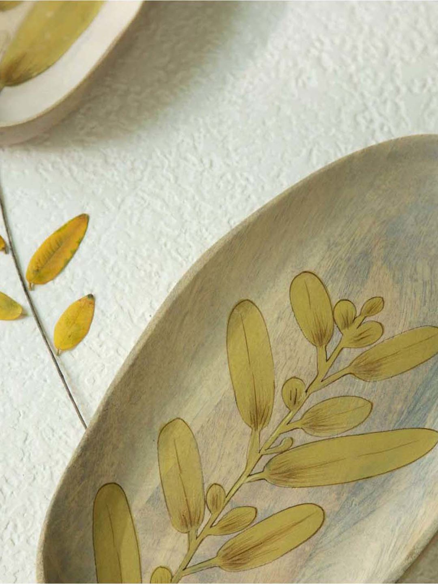 Sumeet S.S. Heavy Gauge Multi Purpose Plates with Mirror Finish Set of 9pc ( Dia-17cm, 22cm,27.5cm)