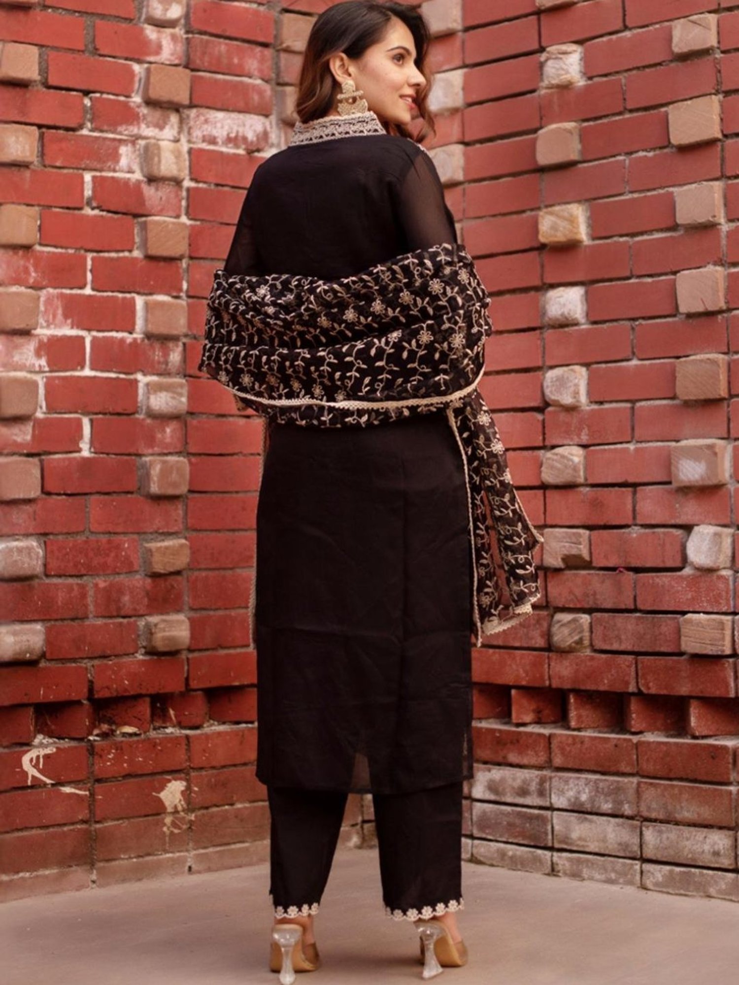 Calmna Black Georgette Embroided Kurta with Pant and Dupatta