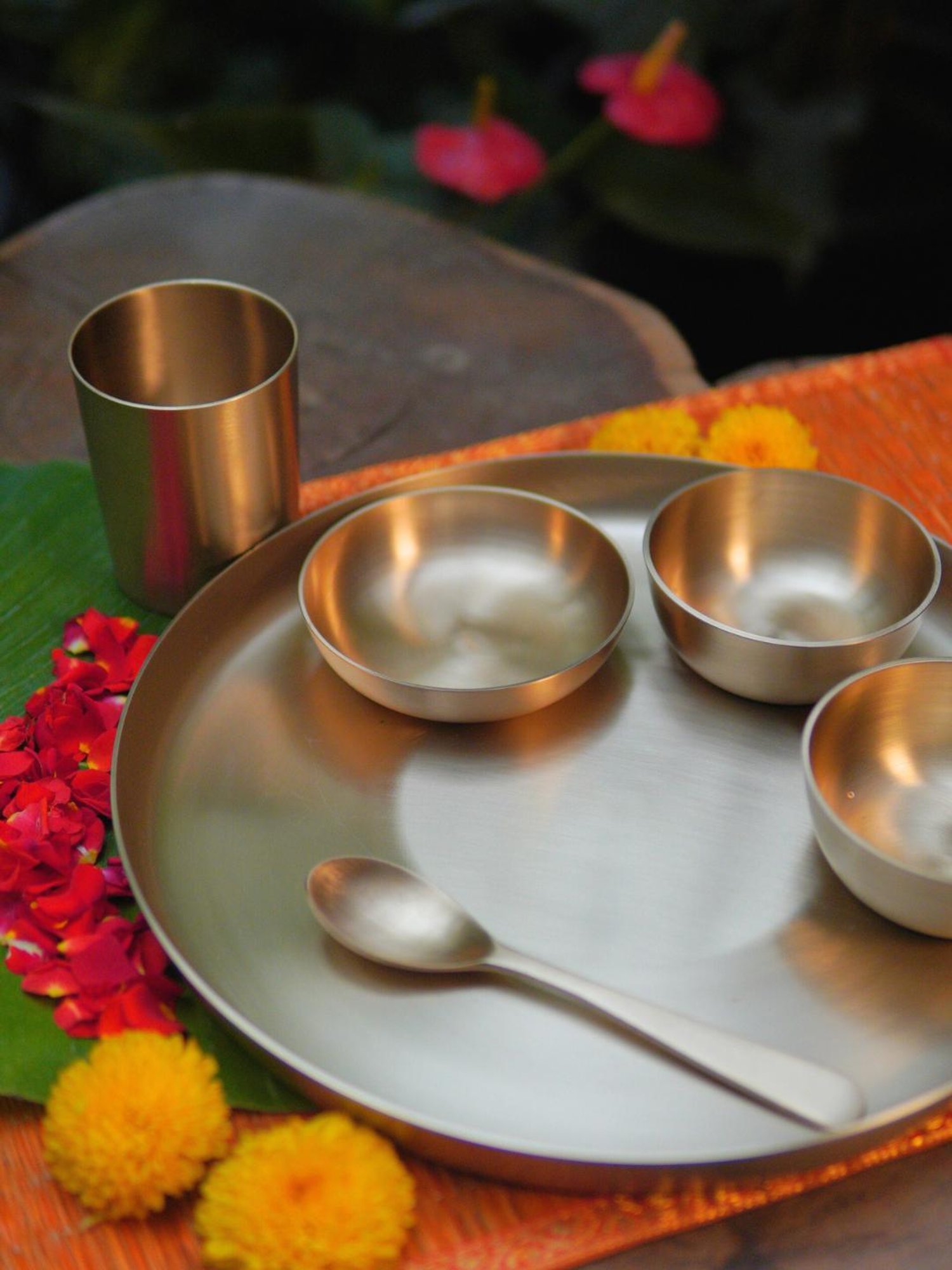 Tayhaa Brown Resin Fiery Tiger Head Showpiece