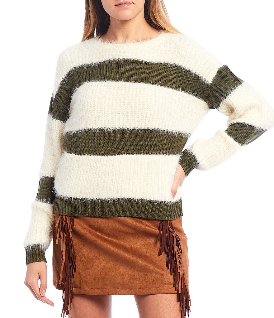 GB Round Neck Fuzzy Eyelash Sweater