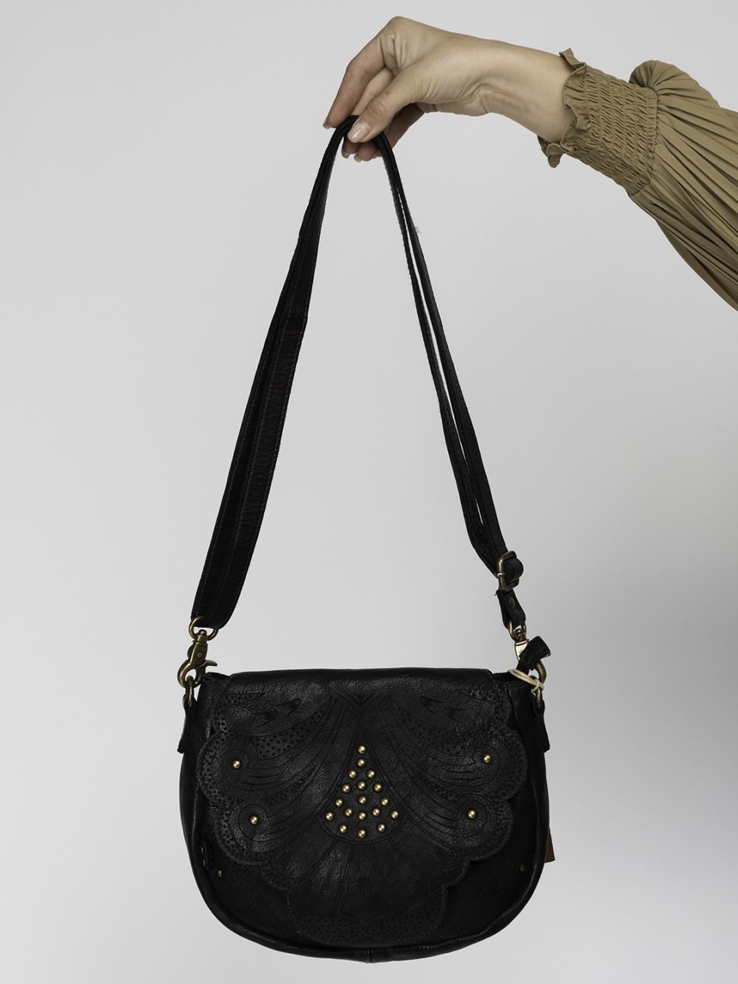 Art N Vintage Carob Black Leather Textured Small Sling Handbag