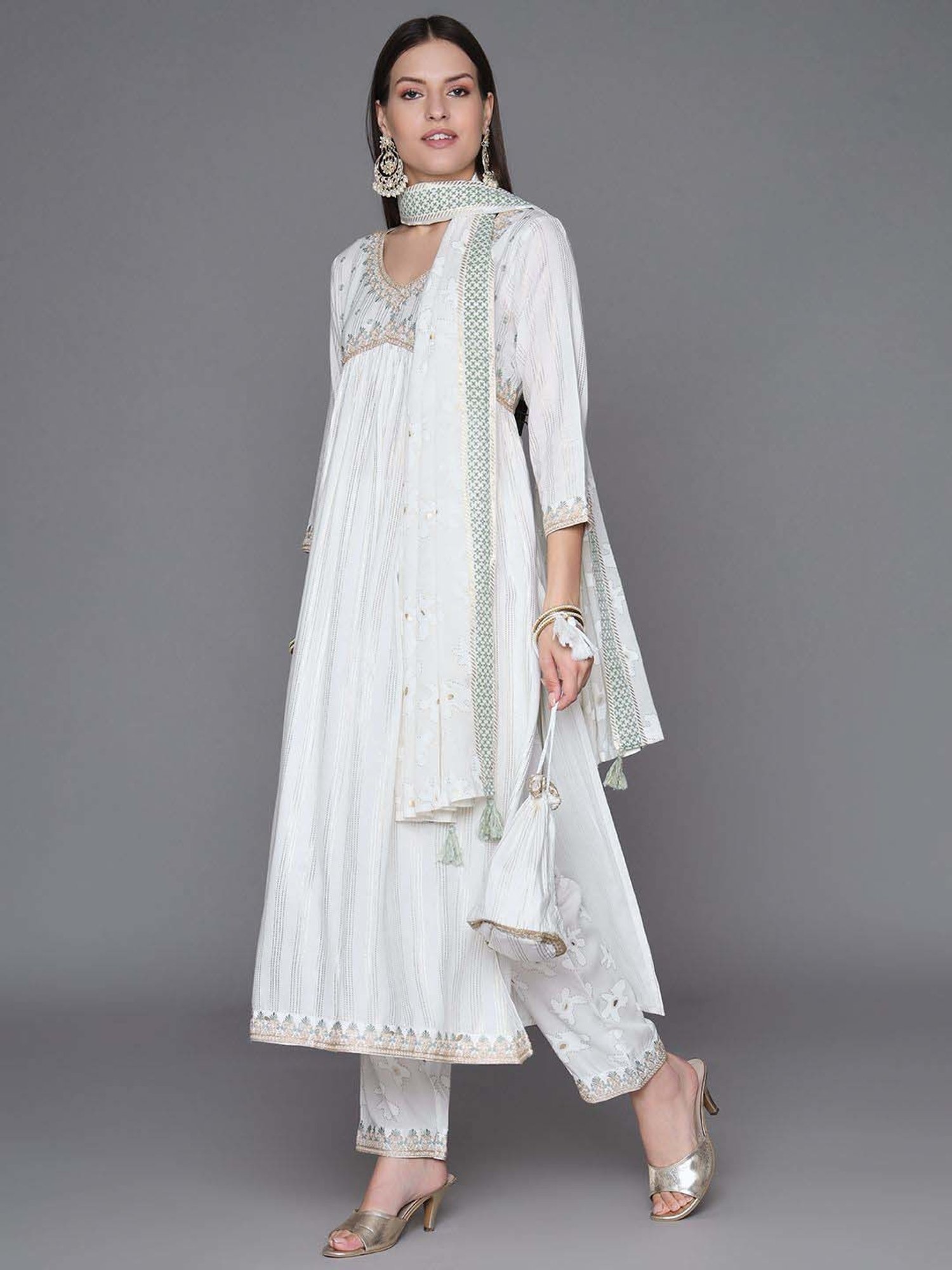 Heeposh White Embroidered Kurta Pant Set With Dupatta